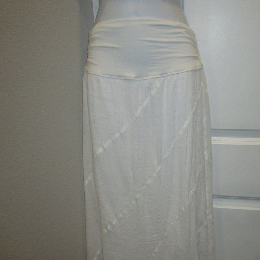 NEW DIRECTIONS WHITE MIDI SKIRT